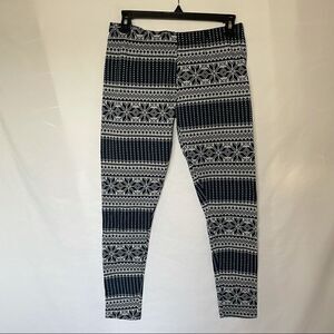 No Boundaries women’s stretch capris size Large